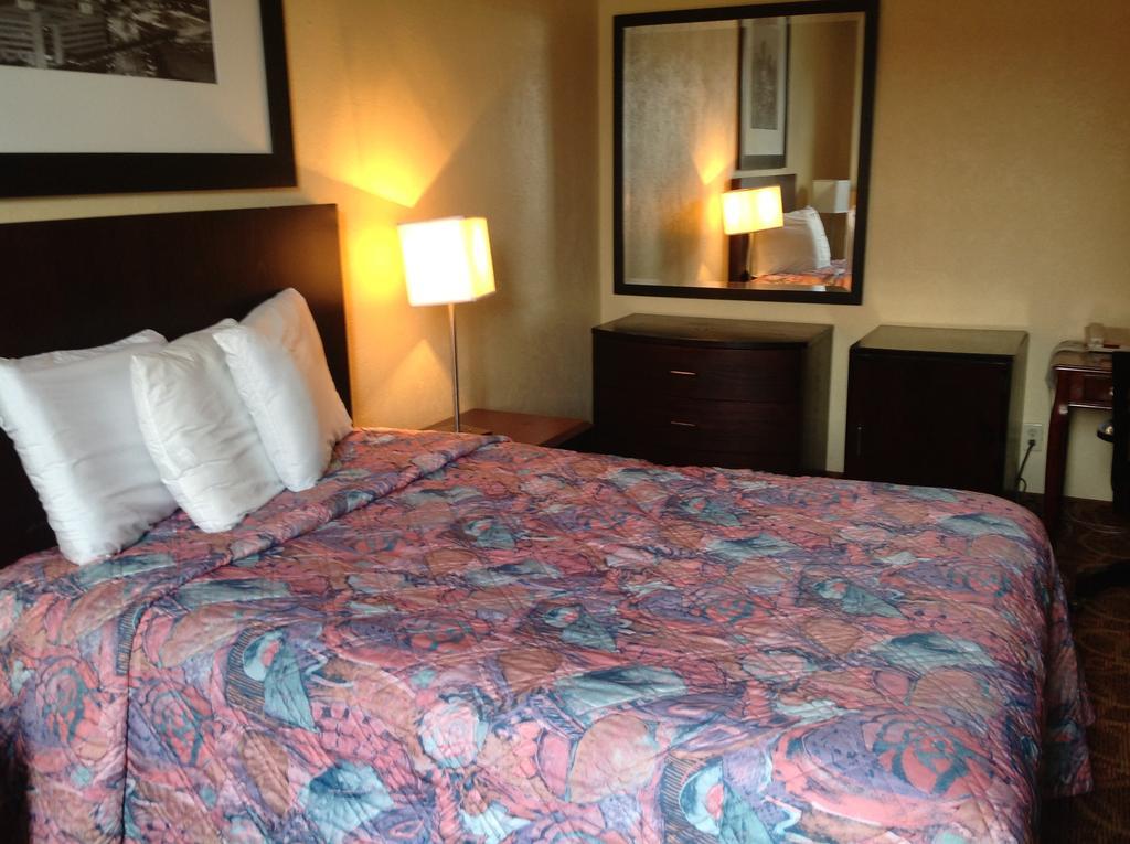 Memorial Inn And Suites Houston Exteriör bild